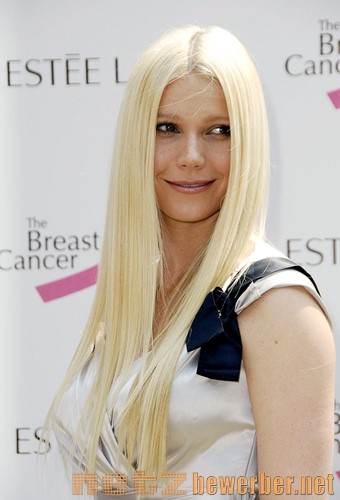 Gwyneth Paltrow mit langen Haaren ohne Stufen